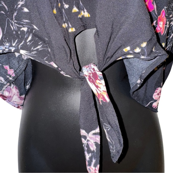 ‘Mudd’ black floral tie front top with pink and purple flowers - size S - Picture 4 of 7